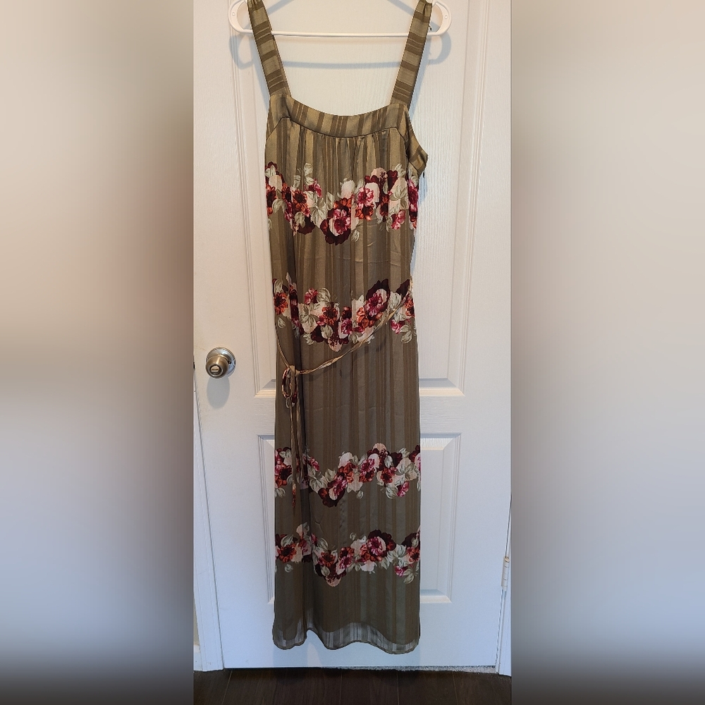 Banana Republic Olive Green Floral Maxi Dress with Burgundy Accents Size 8